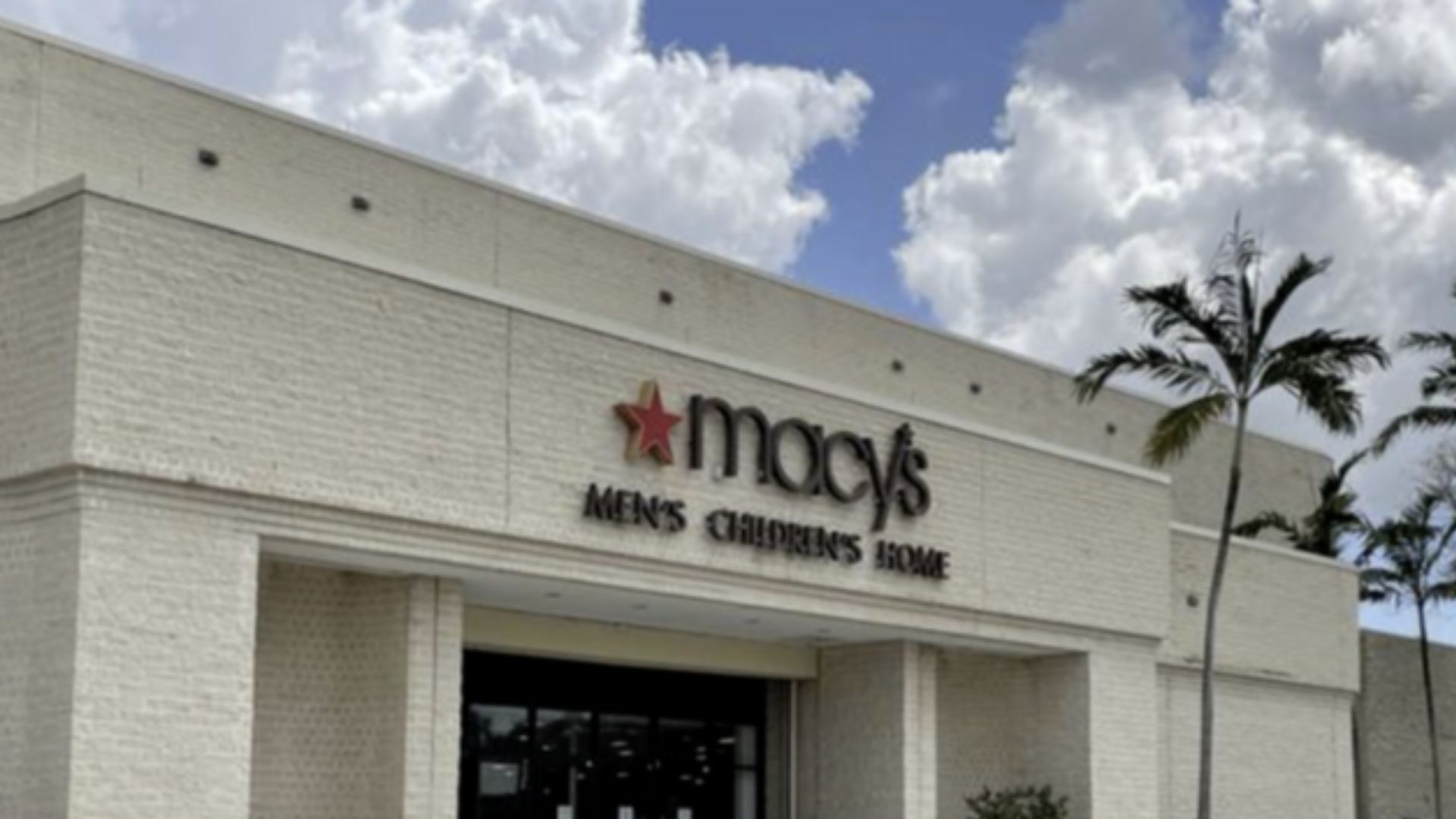 Mother arrested for allegedly stealing nearly nine hundred dollars worth of merchandise from Macy’s at Coral Square Mall with three young children present