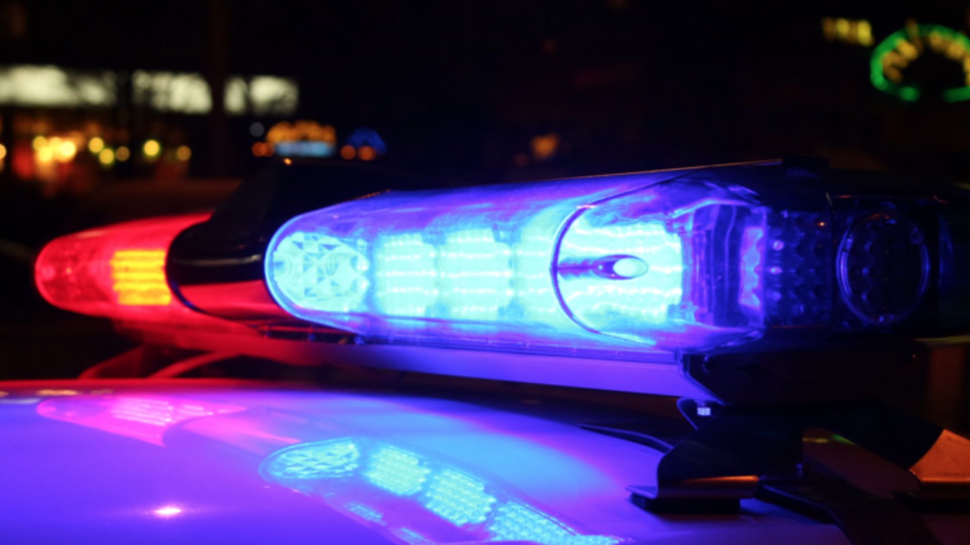 Driver killed after Mercedes-Benz crashes into tree on Coral Ridge Drive in Coral Springs