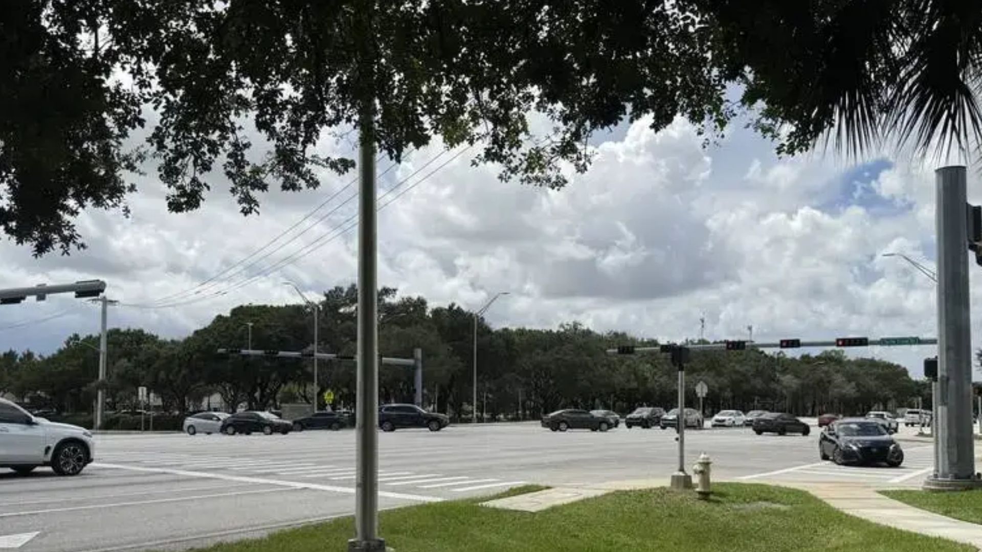 30-year-old woman arrested after alleged road rage confrontation and gun threat on Sample Road in Coral Springs